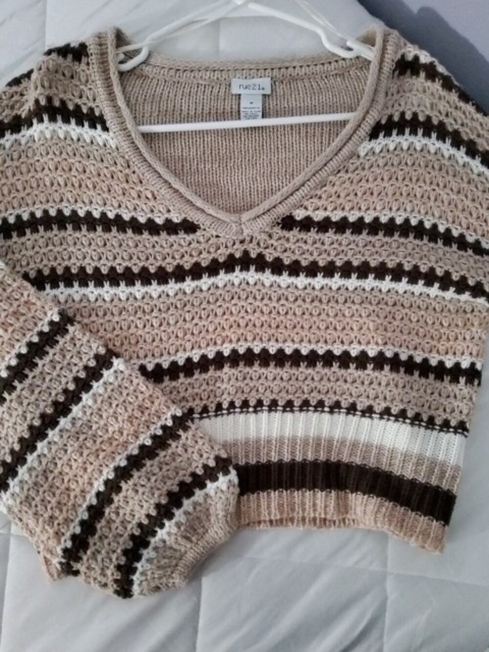 Rue21 Beige Knit V-Neck Sweater - Picture 3 of 6